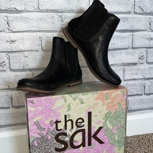 The SAK Jillian Black Leather Chelsea Boots Sz. 8 - NEW